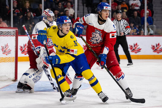 Noah Östlund of Sweden and Tomas Hamara of Czech Republic