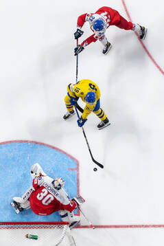Isak Rosén  of Sweden against Gabriel Szturc and