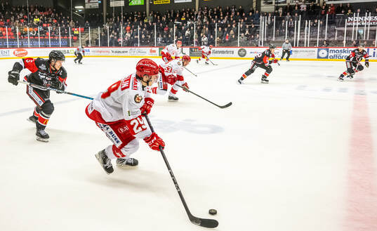 Nybros Mike Larsson och Troja/Ljungbys Lukas Macklin