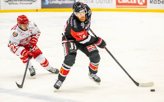 Troja/Ljungbys Lukas Macklin och Nybros Robin Wengdahl