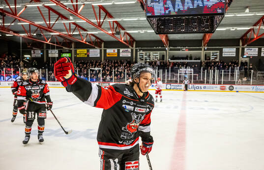 Nybros Carl-Henrik Edwardsson jublar