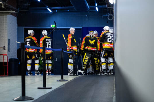 Västerås Ludvig Jardeskog och målvakt Johan Gustafsson