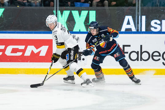 Västerås Ludvig Östman och Djurgårdens Tobias Ahlen