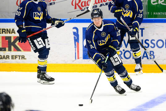 HV71s Filip Westerlund värmer upp innan