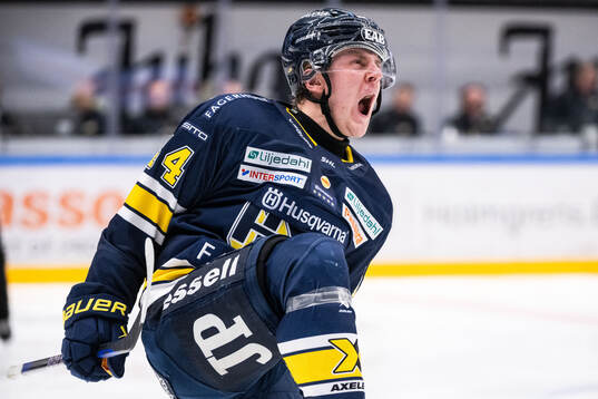 HV71s Emil Andrae jublar