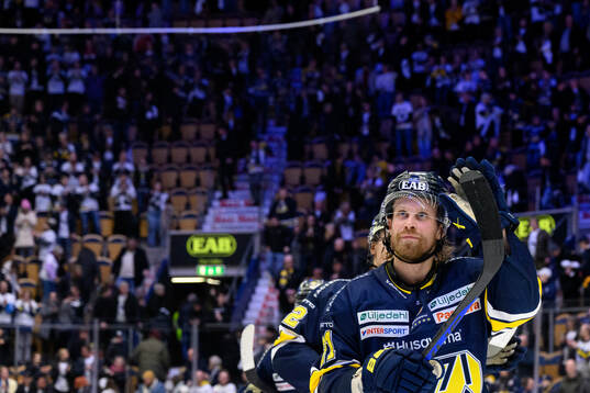 HV71s Mattias Tedenby tackar publiken
