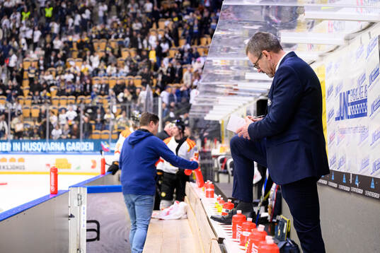 HV71s tränare Tommy Samuelsson