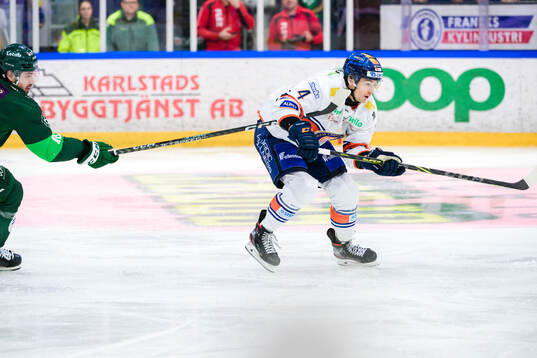 Färjestads Remi Elie och Växjös Keegan Lowe