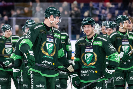 Färjestads Victor Ejdsell och Michael Lindqvist jublar