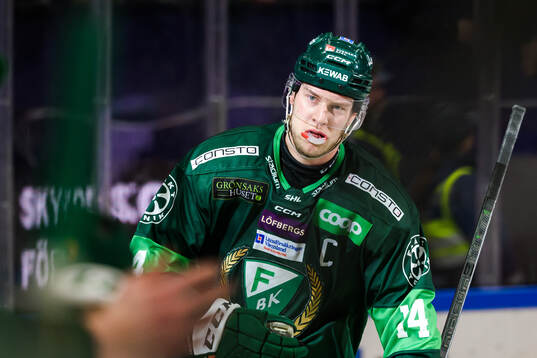 Färjestads Victor Ejdsell jublar