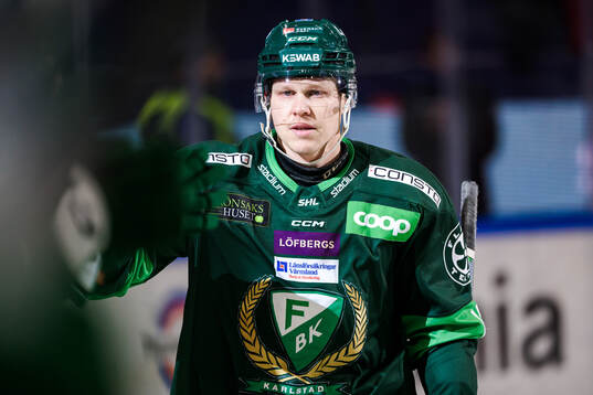 Färjestads Daniel Viksten jublar