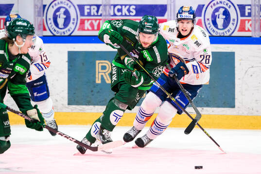 Färjestads Theodor Lennström och Växjös Hugo Gustafsson