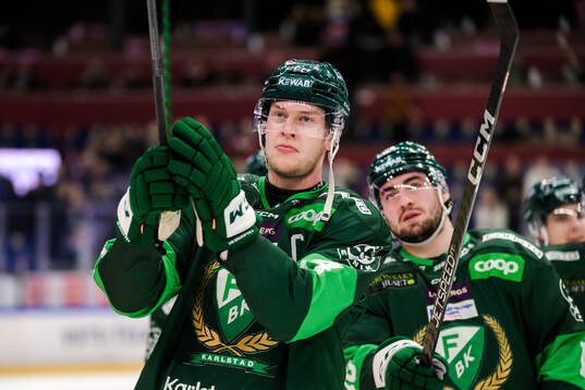 Färjestads Victor Ejdsell jublar