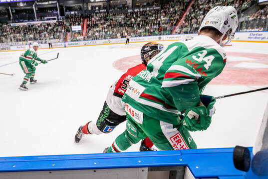 Rögles Adam Edström och Örebros Kristian Näkyvä i en