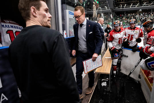 Örebros tränare Niklas Eriksson i periodpaus