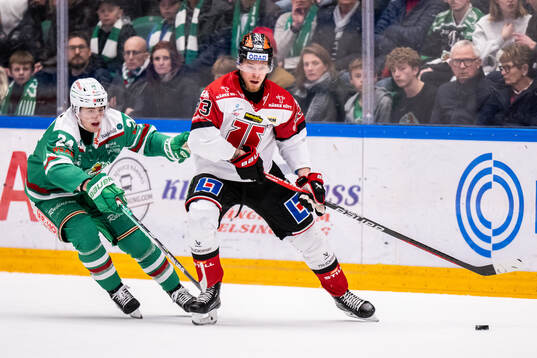Rögles Marco Kasper och Örebros Christopher Mastomäki