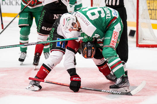 Rögles Adam Tambellini och Örebros Rodrigo Abols