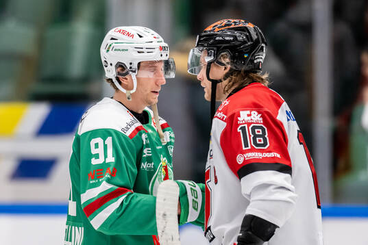 Rögles Adam Tambellini och Örebros Rodrigo Abols