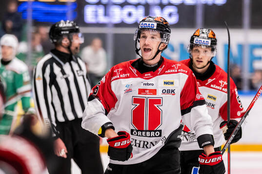 Örebros Filip Berglund jublar