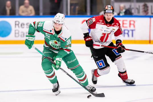 Rögles Adam Tambellini och Örebros Rodrigo Abols