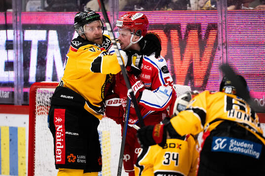 Luleås Leo Komarov och Timrås Jonathan Dahlén