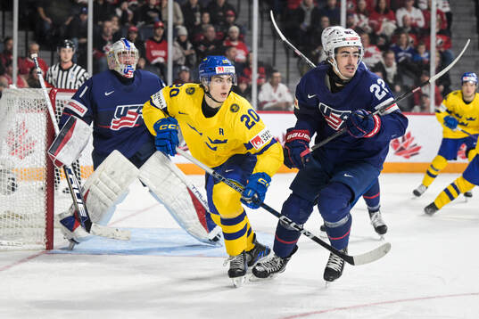 Liam Öhgren of Sweden and Sam Lipkin of USA