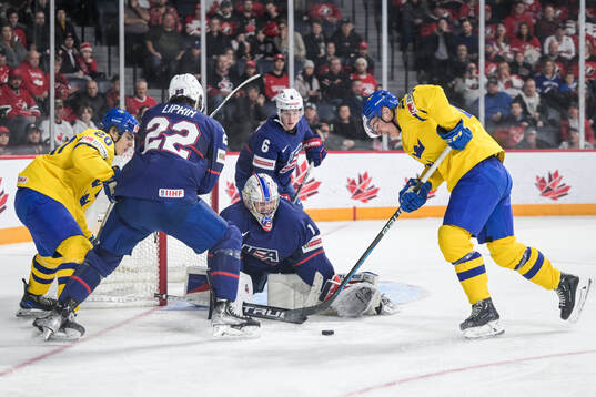 Oskar Pettersson and Liam Öhgren of Sweden infront of