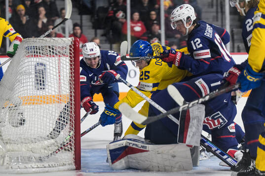 Milton Oscarson of Sweden scores 4-5