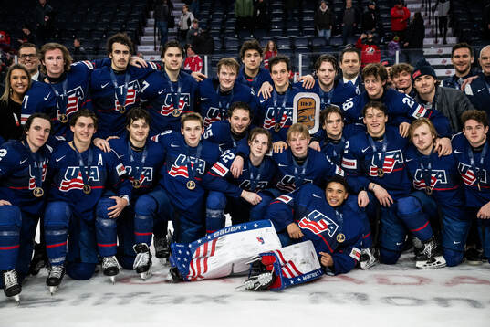 The players of USA celebrates