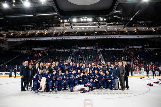 Players of USA celebrate