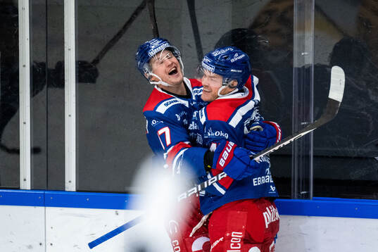 Oskarshamns Johan Johnsson jublar med Jonas Engström