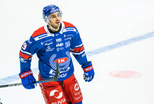 Oskarshamns Ahti Oksanen jublar