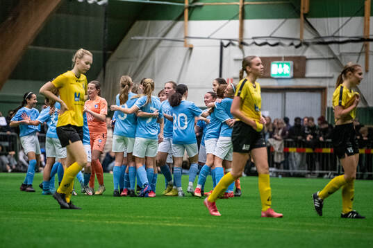 Malmö FFs F16 jublar