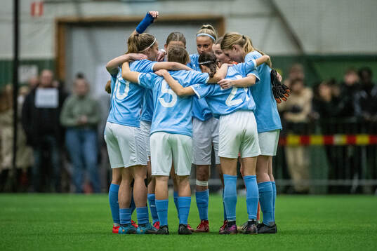 Malmö FF F16s spelare samlas
