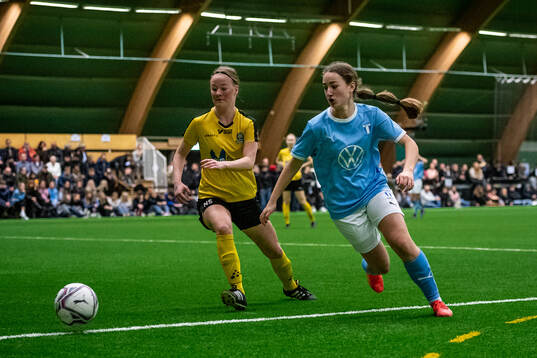 Lunds BK F16s Naima Schiöler och Malmö FF F16s Mikaela