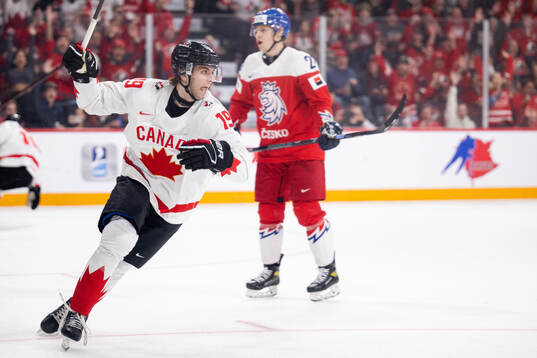 Adam Fantilli of Canada celebrates the 0-1 goal by Dylan