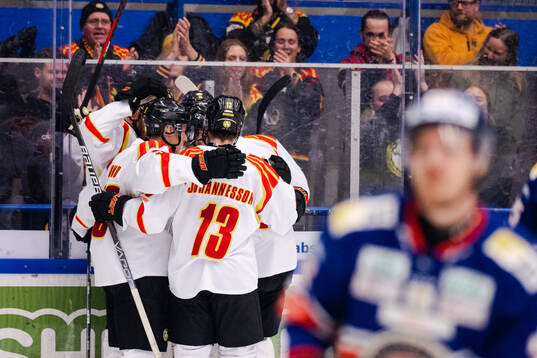 Brynäs spelare jublar
