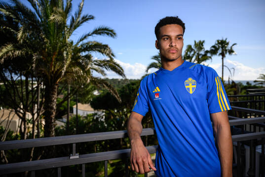 goalkeeper Oliver Dovin of the Swedish men's football