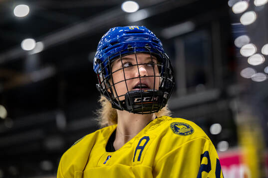 Bläddra bland fler bilder av 2023 IIHF U18 Women's World Championship, Day -1, Sweden, Practice