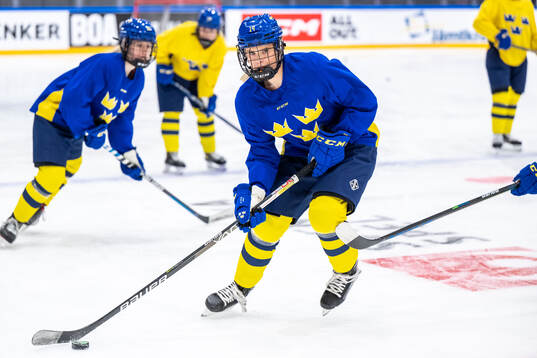 Tilde Utbult of Sweden at a practice session