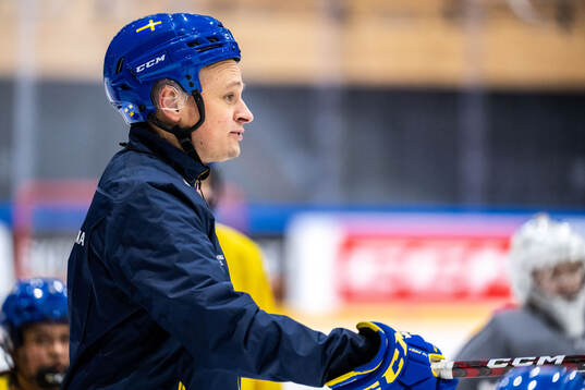 Head coach Andreas Karlsson of Sweden at a practice session