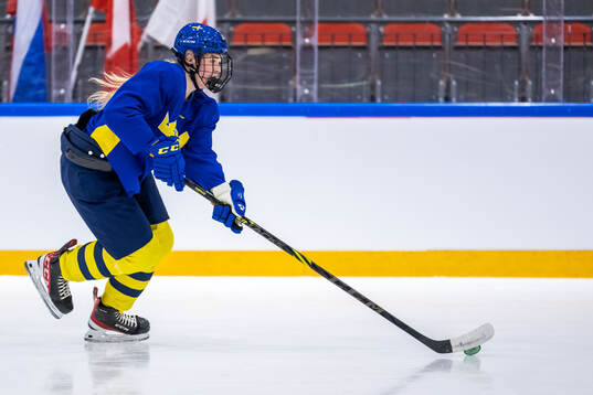 Linnea Natt och Dag of Sweden at a practice session
