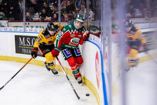 Luleås Erik Gustafsson och Frölundas Linus Nässen
