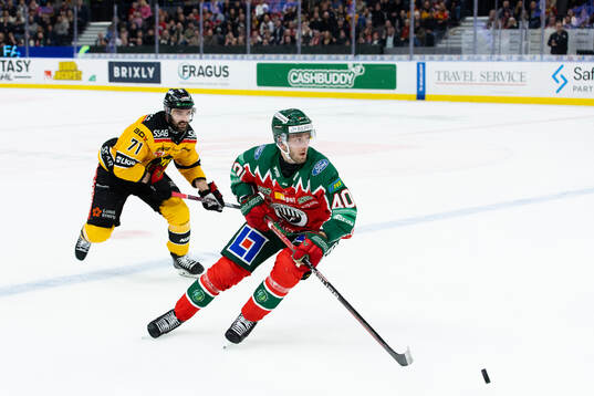 Luleås Linus Fröberg och Frölundas Petteri Lindbohm
