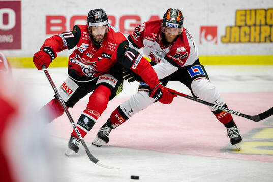 Malmö Redhawks Markus Lauridsen och Örebros Jani Lajunen