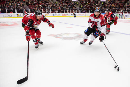 Malmö Redhawks Fredrik Händemark och Örebros Marcus