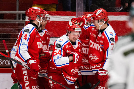 Timrås Jonathan Dahlén jublar