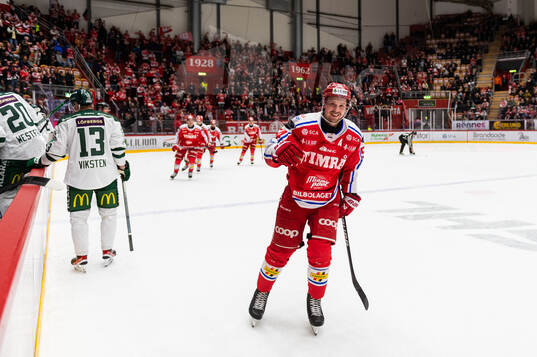 Timrås Jonathan Dahlén jublar