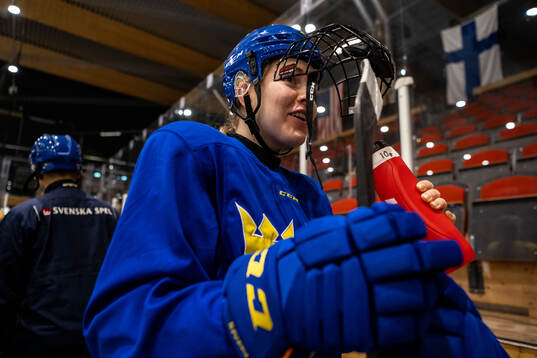 Linnea Natt och Dag of Sweden at a practice session