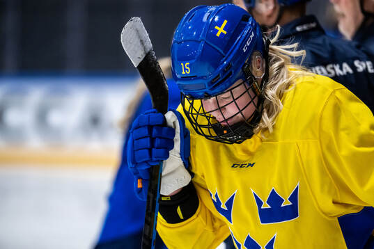 Astrid Lindeberg of Sweden in pain at a practice session